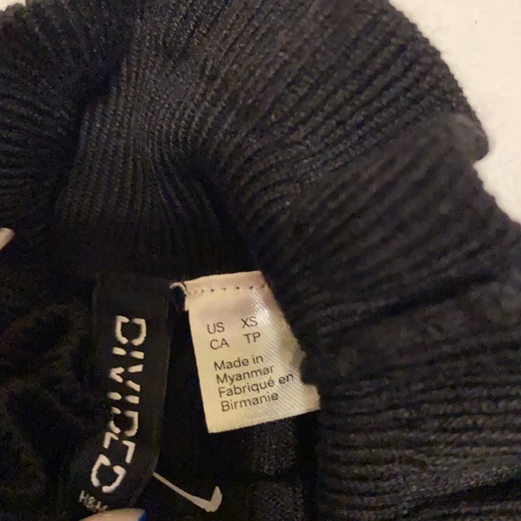 Black long sleeve turtle neck - Picture 2 of 2